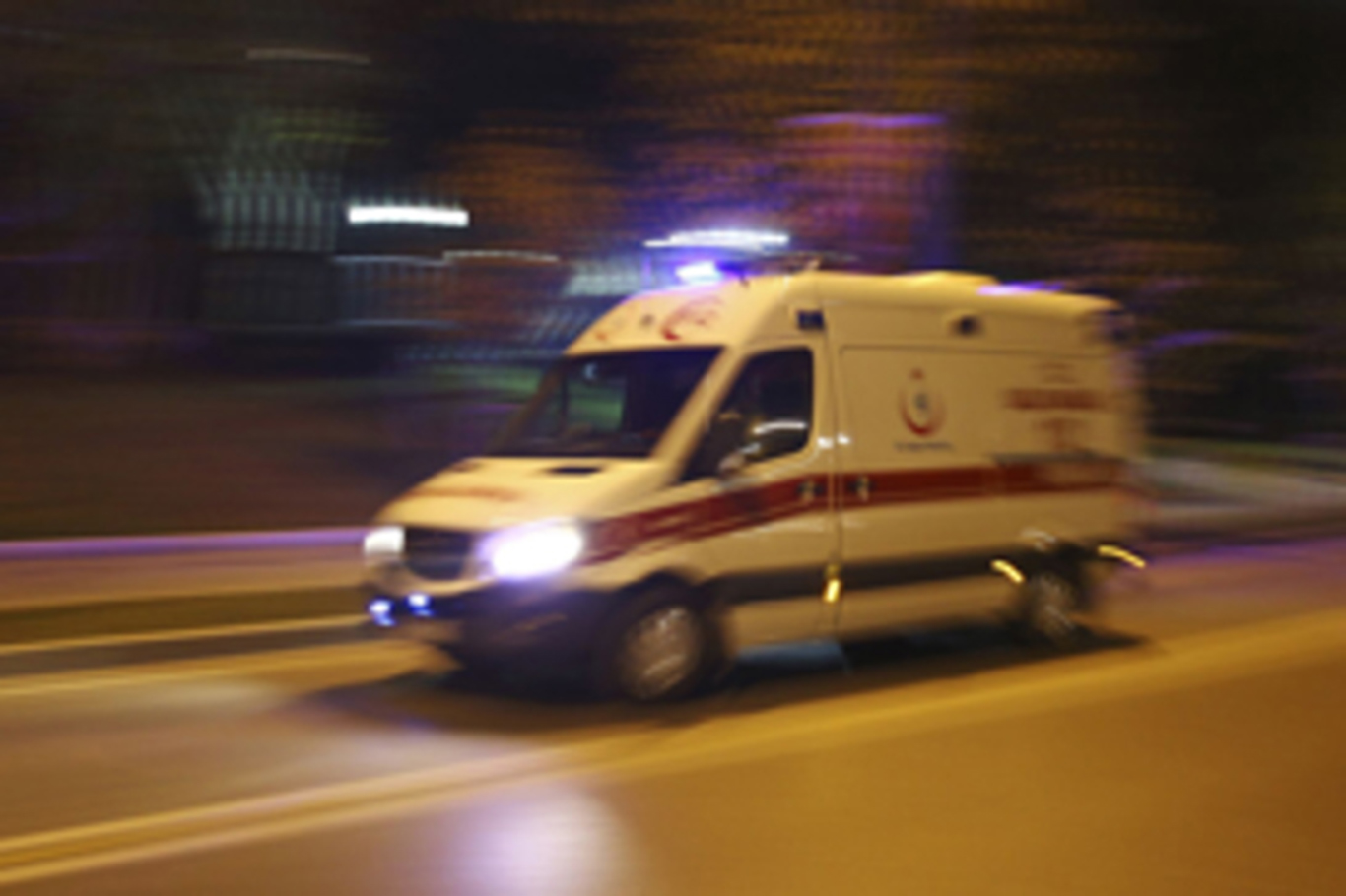 Şanlıurfa'da öğretmenleri taşıyan minibüs kaza yaptı: 12 yaralı